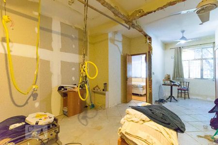 Casa à venda com 300m², 5 quartos e sem vaga Casa à venda com 300m², 5 quartos e sem vagaSala de Estar 3