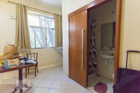 Casa à venda com 300m², 5 quartos e sem vaga Casa à venda com 300m², 5 quartos e sem vagaSala de Estar 3