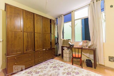 Casa à venda com 300m², 5 quartos e sem vaga Casa à venda com 300m², 5 quartos e sem vagaSuíte 2