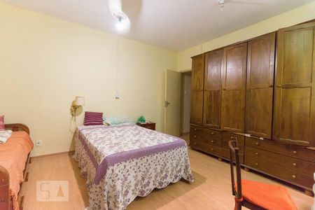 Casa à venda com 300m², 5 quartos e sem vaga Casa à venda com 300m², 5 quartos e sem vagaSuíte 2