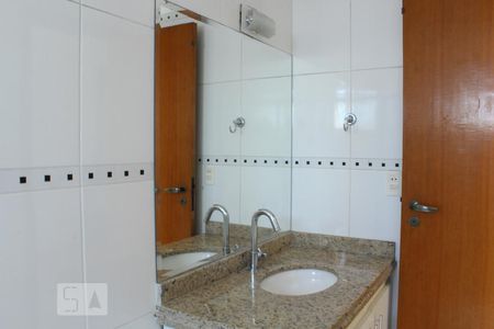 Apartamento à venda com 87m², 3 quartos e 2 vagasBanheiro da Suíte