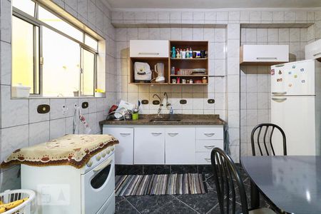 Casa à venda com 130m², 3 quartos e 2 vagas Casa à venda com 130m², 3 quartos e 2 vagasCozinha