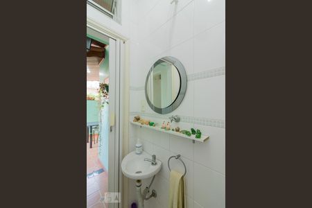 Casa à venda com 160m², 3 quartos e 2 vagas Casa à venda com 160m², 3 quartos e 2 vagasBanheiro de Serviço