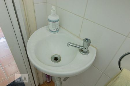 Casa à venda com 160m², 3 quartos e 2 vagas Casa à venda com 160m², 3 quartos e 2 vagasBanheiro de Serviço