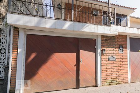 Casa à venda com 160m², 3 quartos e 2 vagas Casa à venda com 160m², 3 quartos e 2 vagasFachada