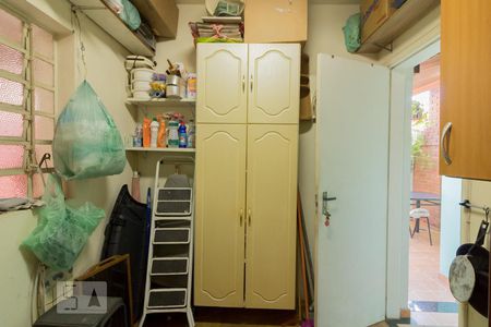 Casa à venda com 160m², 3 quartos e 2 vagas Casa à venda com 160m², 3 quartos e 2 vagasQuarto de Serviço