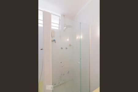 Casa à venda com 160m², 3 quartos e 2 vagas Casa à venda com 160m², 3 quartos e 2 vagasBanheiro Social