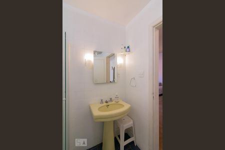 Casa à venda com 160m², 3 quartos e 2 vagas Casa à venda com 160m², 3 quartos e 2 vagasBanheiro Social