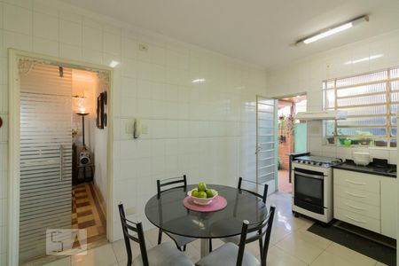 Casa à venda com 160m², 3 quartos e 2 vagas Casa à venda com 160m², 3 quartos e 2 vagasCozinha