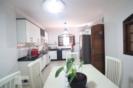 Casa à venda com 180m², 4 quartos e 3 vagasCozinha