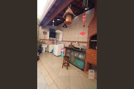 Casa à venda com 180m², 4 quartos e 3 vagasÁrea de Serviço