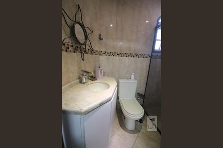 Casa à venda com 180m², 4 quartos e 3 vagasBanheiro da Suíte