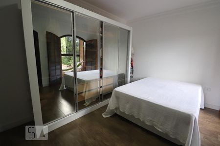 Casa à venda com 180m², 4 quartos e 3 vagasSuíte