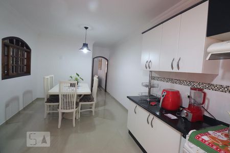 Casa à venda com 180m², 4 quartos e 3 vagasCozinha