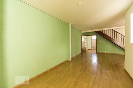 Casa à venda com 200m², 4 quartos e 2 vagasSala
