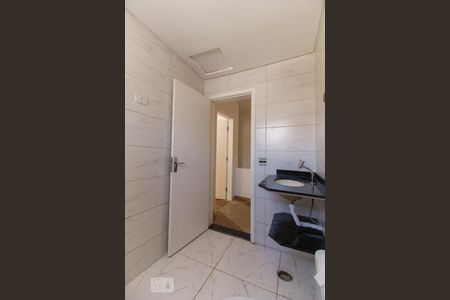 Casa à venda com 200m², 4 quartos e 2 vagasBanheiro