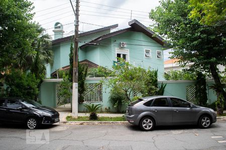 Casa à venda com 600m², 4 quartos e 4 vagas Casa à venda com 600m², 4 quartos e 4 vagasFACHADA