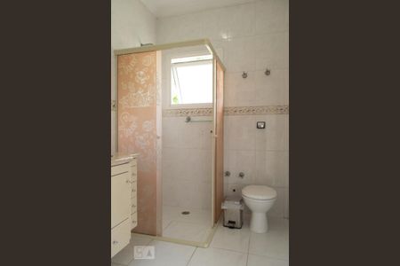 Casa à venda com 600m², 4 quartos e 4 vagas Casa à venda com 600m², 4 quartos e 4 vagasBANHEIRO SUITE 3