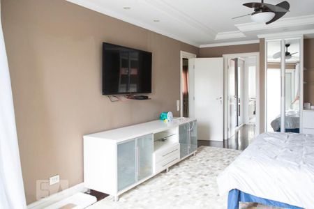 Casa à venda com 600m², 4 quartos e 4 vagas Casa à venda com 600m², 4 quartos e 4 vagasQUARTO 1 SUITE