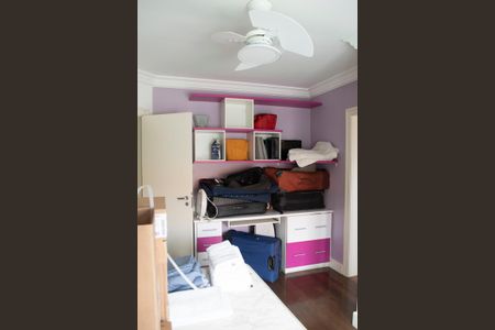 Casa à venda com 600m², 4 quartos e 4 vagas Casa à venda com 600m², 4 quartos e 4 vagasQUARTO 2 SUITE