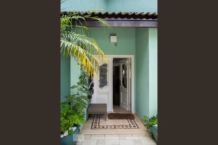 Casa à venda com 600m², 4 quartos e 4 vagas Casa à venda com 600m², 4 quartos e 4 vagasENTRADA