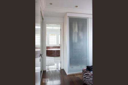 Casa à venda com 600m², 4 quartos e 4 vagas Casa à venda com 600m², 4 quartos e 4 vagasQUARTO 1 SUITE