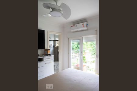 Casa à venda com 600m², 4 quartos e 4 vagas Casa à venda com 600m², 4 quartos e 4 vagasQUARTO 4 SUITE