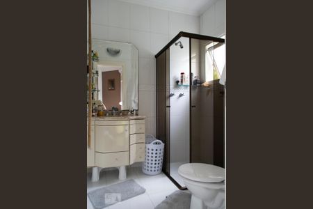 Casa à venda com 600m², 4 quartos e 4 vagas Casa à venda com 600m², 4 quartos e 4 vagasBANHEIRO SUITE 4