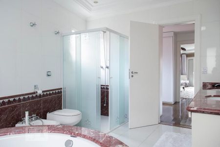 Casa à venda com 600m², 4 quartos e 4 vagas Casa à venda com 600m², 4 quartos e 4 vagasBANHEIRO SUITE 1