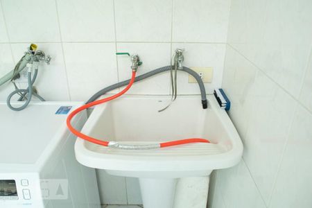 Casa à venda com 600m², 4 quartos e 4 vagas Casa à venda com 600m², 4 quartos e 4 vagasÁREA DE SERVIÇO