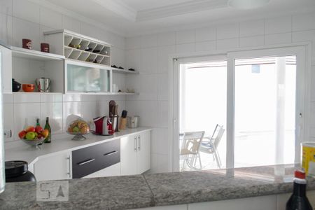 Casa à venda com 600m², 4 quartos e 4 vagas Casa à venda com 600m², 4 quartos e 4 vagasCOZINHA