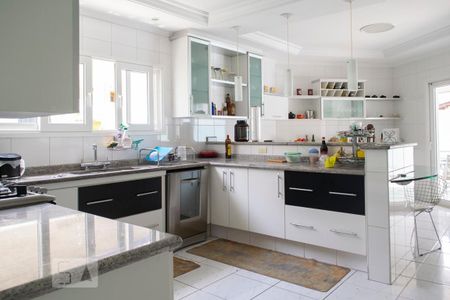 Casa à venda com 600m², 4 quartos e 4 vagas Casa à venda com 600m², 4 quartos e 4 vagasCOZINHA