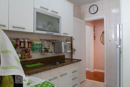 Apartamento à venda com 98m², 3 quartos e sem vaga Apartamento à venda com 98m², 3 quartos e sem vagaCozinha