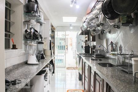 Casa à venda com 210m², 3 quartos e 2 vagas Casa à venda com 210m², 3 quartos e 2 vagasCozinha