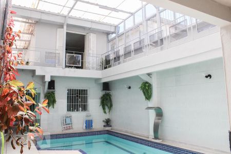 Casa à venda com 210m², 3 quartos e 2 vagas Casa à venda com 210m², 3 quartos e 2 vagasÁrea Externa - Piscina e Churrasqueira