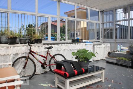 Casa à venda com 210m², 3 quartos e 2 vagas Casa à venda com 210m², 3 quartos e 2 vagasÁrea Externa - Mezanino e Lavanderia