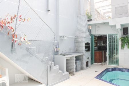 Casa à venda com 210m², 3 quartos e 2 vagas Casa à venda com 210m², 3 quartos e 2 vagasÁrea Externa - Piscina e Churrasqueira