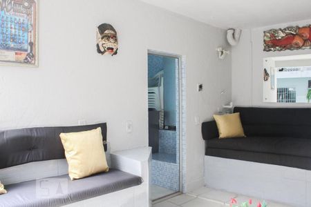 Casa à venda com 210m², 3 quartos e 2 vagas Casa à venda com 210m², 3 quartos e 2 vagasÁrea Externa