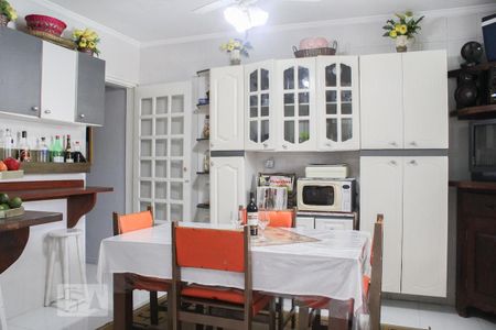 Casa à venda com 210m², 3 quartos e 2 vagas Casa à venda com 210m², 3 quartos e 2 vagasCozinha