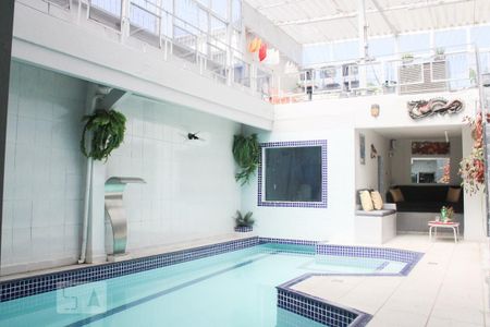 Casa à venda com 210m², 3 quartos e 2 vagas Casa à venda com 210m², 3 quartos e 2 vagasÁrea Externa - Piscina e Churrasqueira