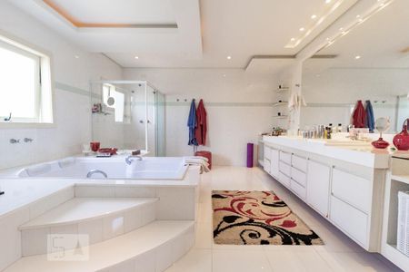 Casa à venda com 380m², 3 quartos e 2 vagasBanheiro da Suíte 3