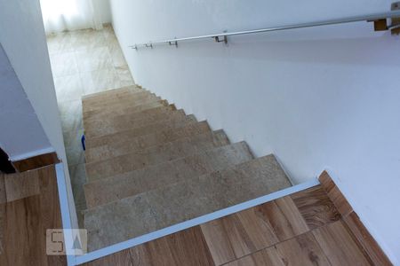 Casa à venda com 115m², 3 quartos e 3 vagasEscada