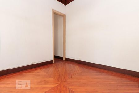 Casa à venda com 216m², 9 quartos e sem vaga Casa à venda com 216m², 9 quartos e sem vagaQuarto