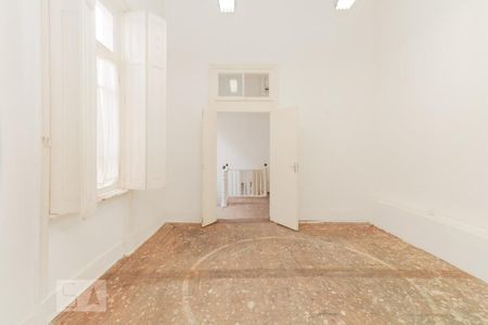 Casa à venda com 216m², 9 quartos e sem vaga Casa à venda com 216m², 9 quartos e sem vagaQuarto edícula
