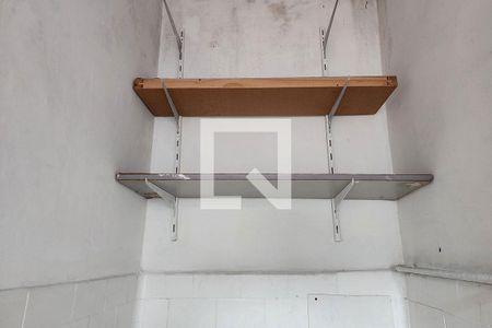 Apartamento à venda com 130m², 2 quartos e sem vaga Apartamento à venda com 130m², 2 quartos e sem vagaBanheiro de serviço