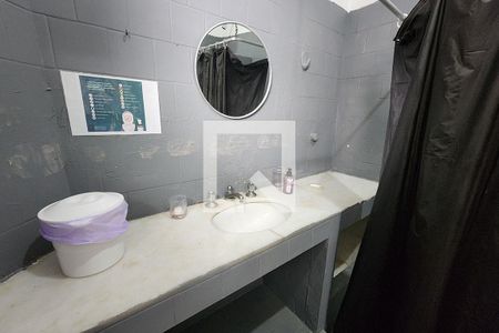 Apartamento à venda com 130m², 2 quartos e sem vaga Apartamento à venda com 130m², 2 quartos e sem vagaBanheiro