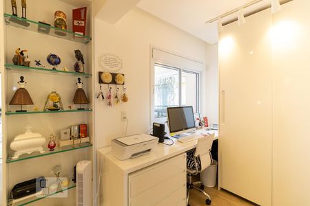 Apartamento à venda com 170m², 3 quartos e 5 vagas Apartamento à venda com 170m², 3 quartos e 5 vagasSuíte Master