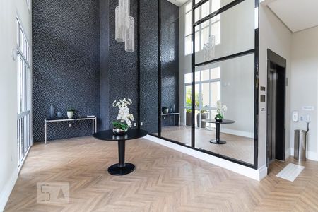 Apartamento à venda com 170m², 3 quartos e 5 vagas Apartamento à venda com 170m², 3 quartos e 5 vagasHall de Entrada