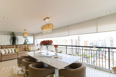 Apartamento à venda com 170m², 3 quartos e 5 vagas Apartamento à venda com 170m², 3 quartos e 5 vagasVaranda Gourmet