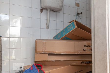 Casa à venda com 170m², 3 quartos e 2 vagas Casa à venda com 170m², 3 quartos e 2 vagasBanheiro de Serviço